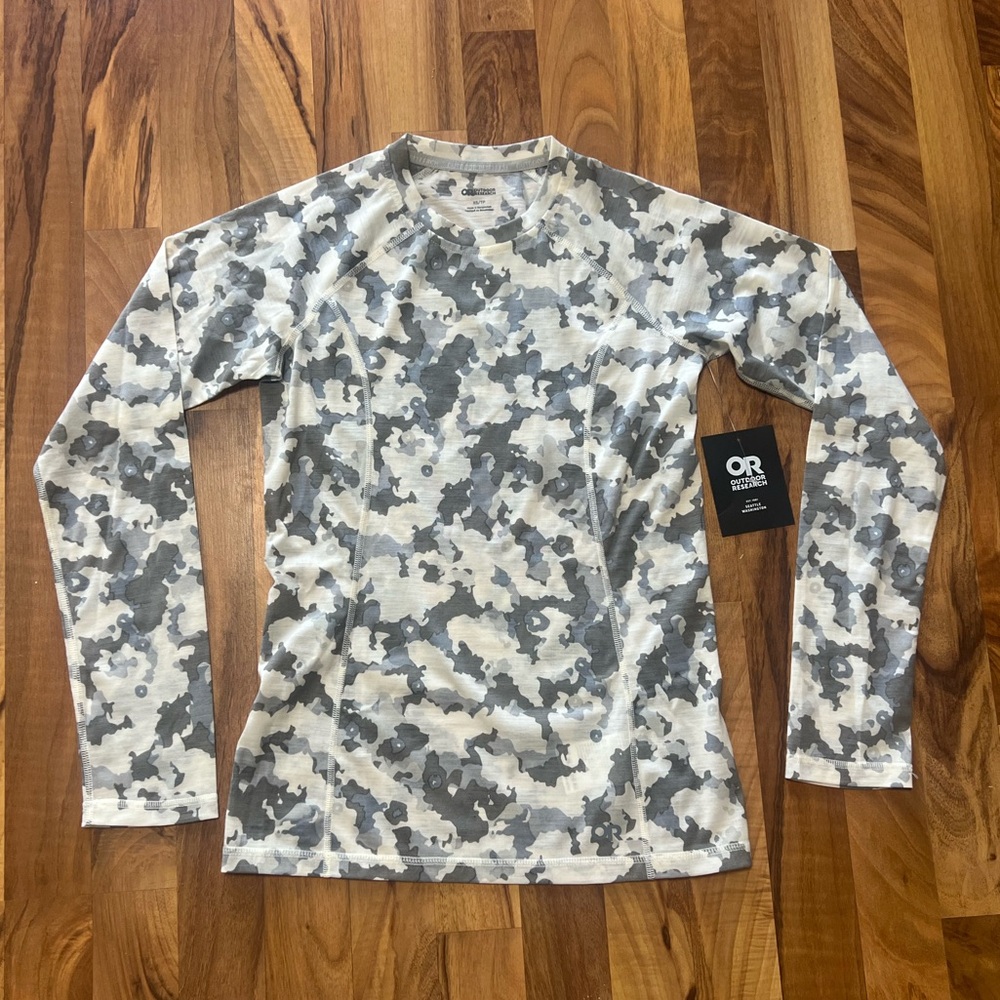 NWT Outdoor Research Womens Alpine Onset Crew Snow Camo Long Sleeve Size XS